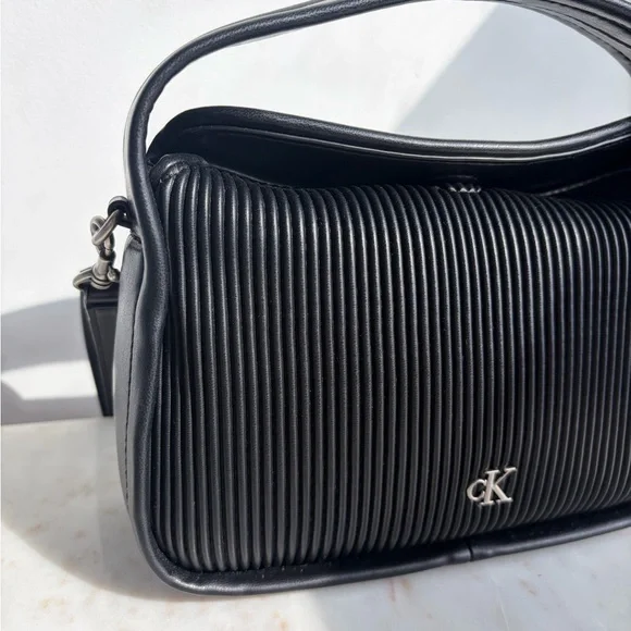 Calvin Klein Ribbed Black Shoulder Bag - Picture 2 of 5